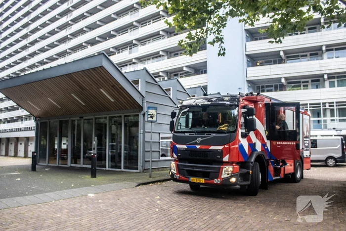 Brandende stoel op balkon veroorzaakt brandweerinzet