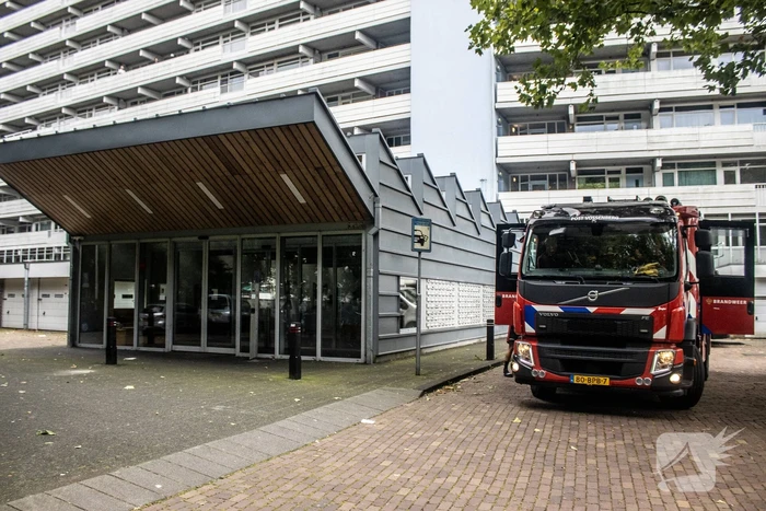 Brandende stoel op balkon veroorzaakt brandweerinzet