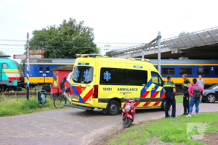 Vrouw gewond na val met scooter