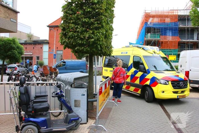 Scootmobielbestuurder belandt onder scootmobiel