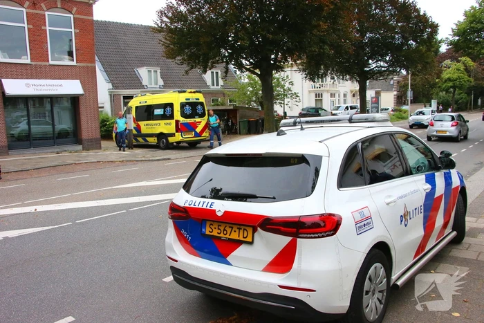 Schade na kop-staartbotsing tussen auto en bestelbus