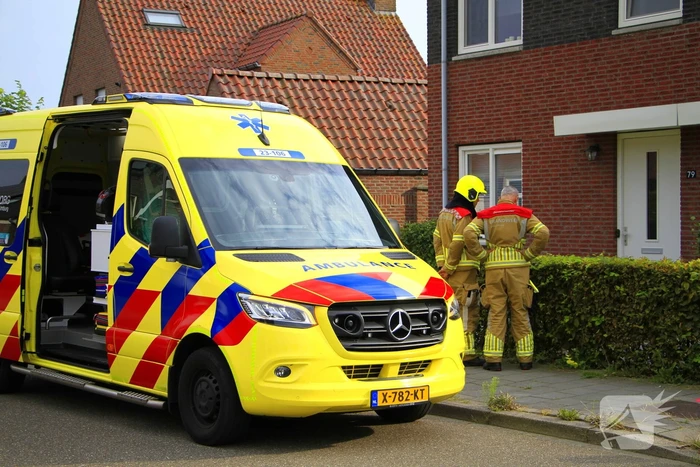 Hulpdiensten controleren woning op gevaarlijke gassen