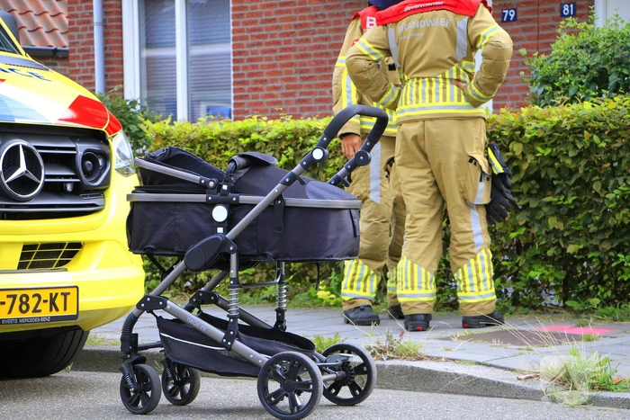 Hulpdiensten controleren woning op gevaarlijke gassen