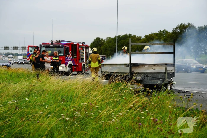 Aanhanger vat vlam op snelweg