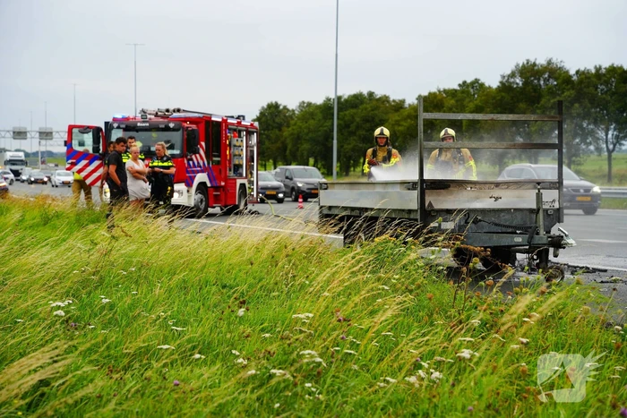 Aanhanger vat vlam op snelweg