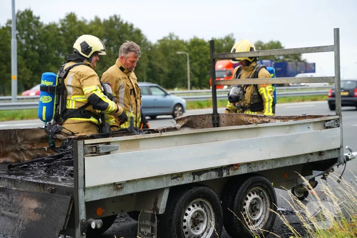 Aanhanger vat vlam op snelweg