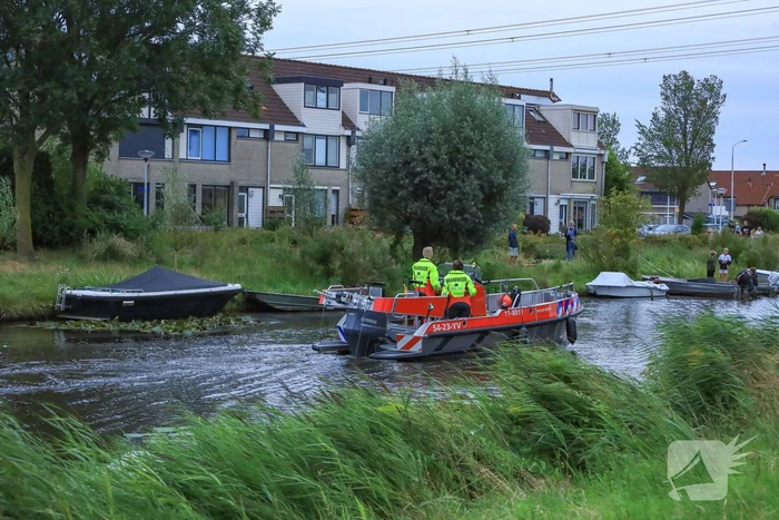 Brandweer zoekt naar mogelijke persoon te water