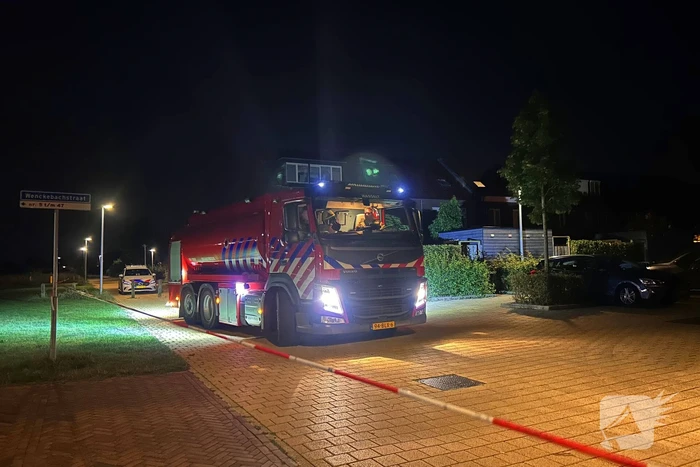 Vlammenzee verwoest schuur bij woning