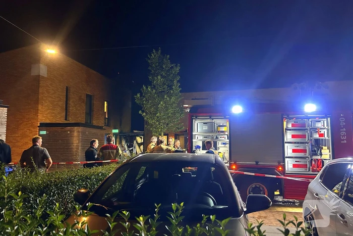 Vlammenzee verwoest schuur bij woning
