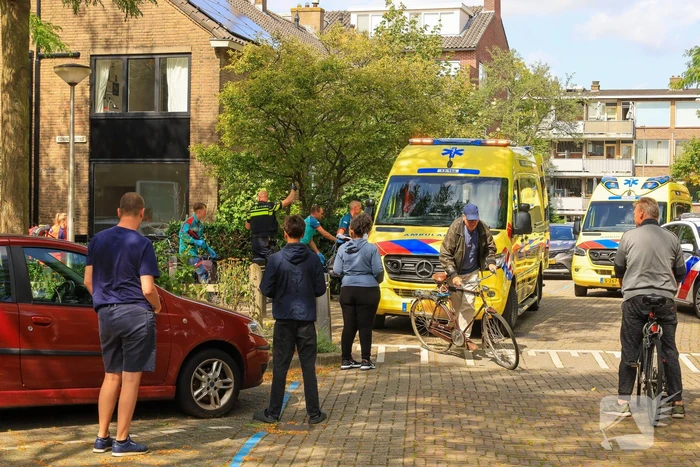Persoon gewond bij steekpartij in woonwijk