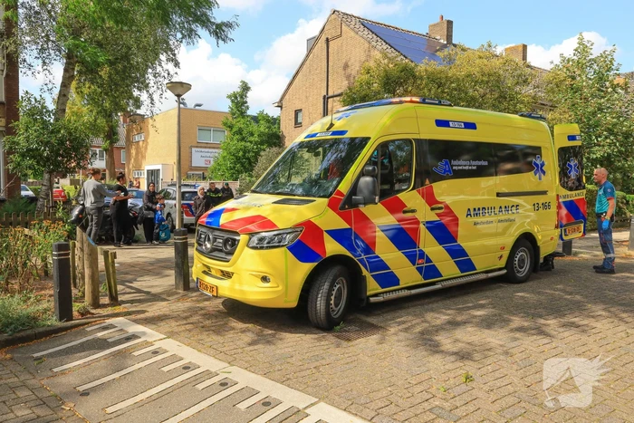 Persoon gewond bij steekpartij in woonwijk