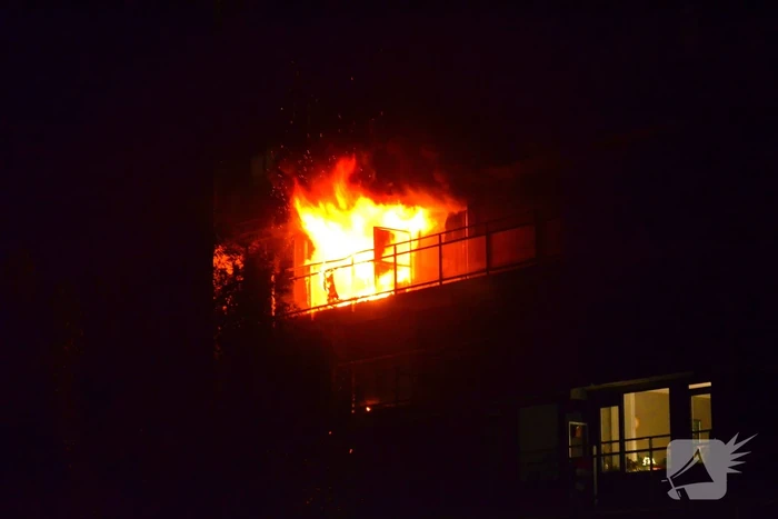 Gewonde bij grote uitslaande flatbrand