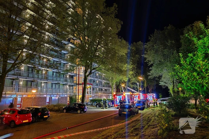 Gewonde bij grote uitslaande flatbrand