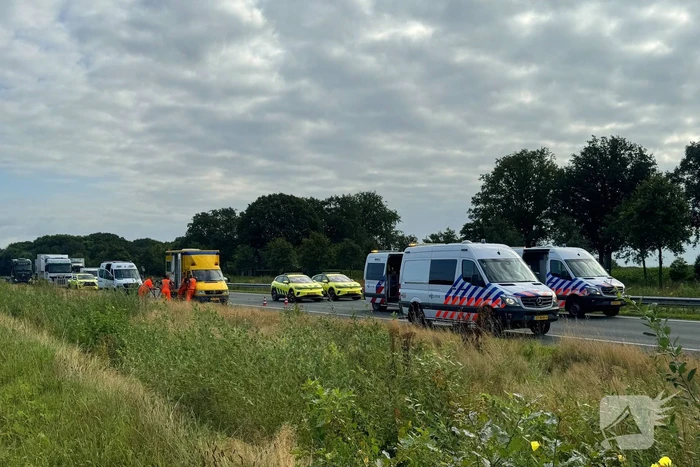 Snelweg afgesloten wegens onderzoek naar aanrijding met motor