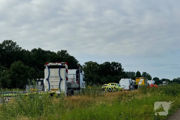 Snelweg afgesloten wegens onderzoek naar aanrijding met motor