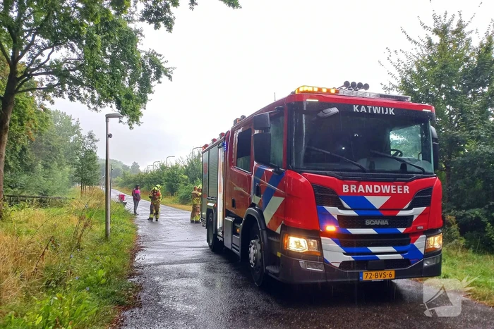 Flitsbezorger ontdekt rokende hooistapel