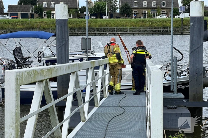 Brandweer op onderzoek uit na knal op boot