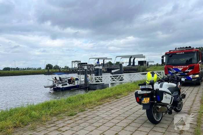 Brandweer op onderzoek uit na knal op boot