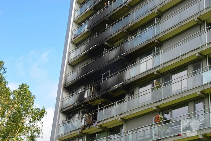 Enorme schade na uitslaande flatbrand goed zichtbaar