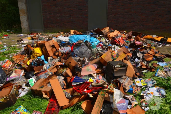 Enorme schade na uitslaande flatbrand goed zichtbaar