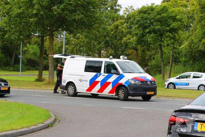 Auto belandt op zijkant bij ongeval