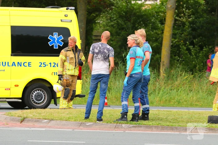Auto belandt op zijkant bij ongeval