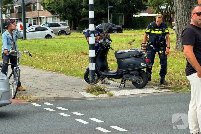 Scooterrijder geschept door automobilist