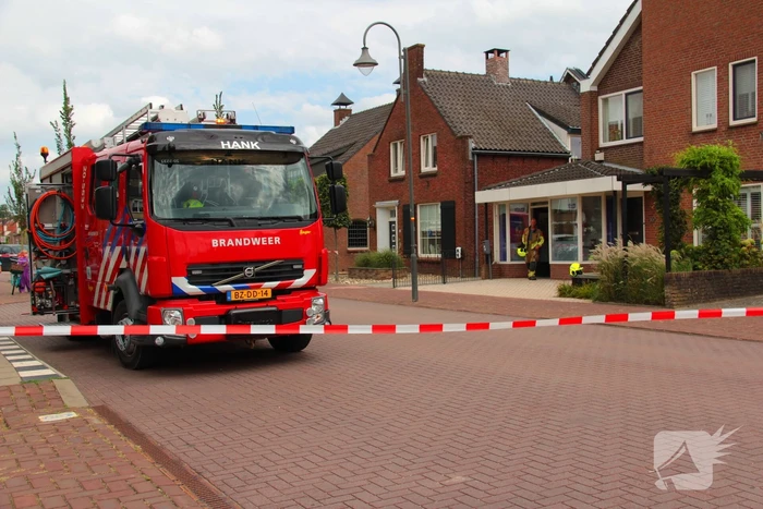 Straat afgesloten wegens gaslucht bij ketel