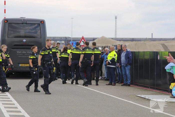 Demonstranten blokkeren opnieuw Zeesluis