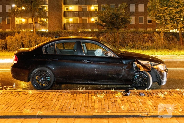 Lantaarnpaal beschadigd bij eenzijdig ongeval