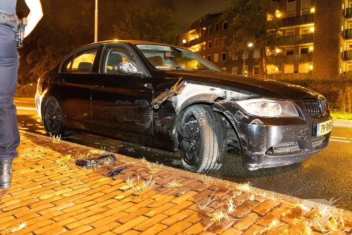 Lantaarnpaal beschadigd bij eenzijdig ongeval