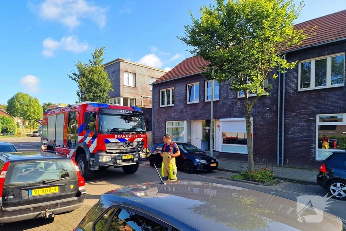 Brandweer verricht metingen bij gaslucht in woning