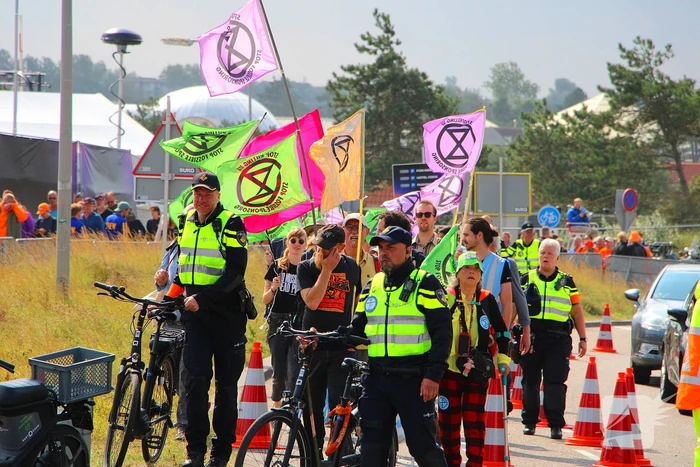 Extinction Rebellion demonstreerd bij Dutch grandprix