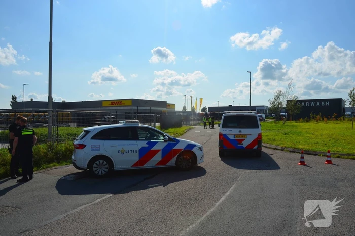 Motorrijder ramt hek politie doet onderzoek
