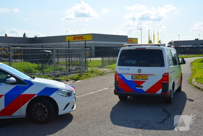 Motorrijder ramt hek politie doet onderzoek