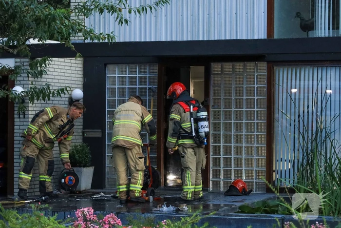 Brandweer heeft brand in woning snel onder controle