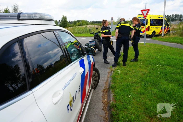 Ongeval met scooter op rontonde