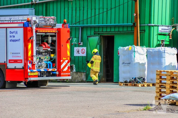 Brand bij asfaltbedrijf snel onder controle