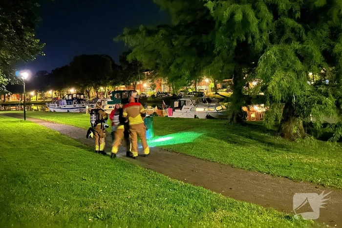 Mensen onwel op boot, brandweer verricht metingen