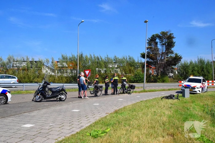 Persoon op fiets aangereden door scooterrijder