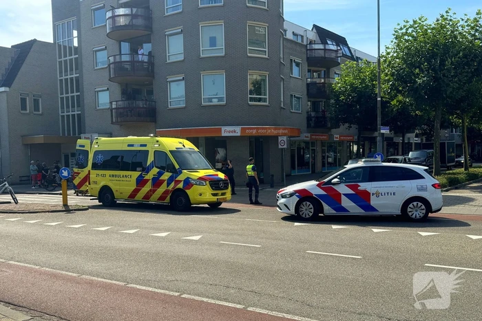 Fietser geschept door vrachtwagen