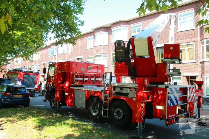 Brandweer heeft grote moeite om woning binnen te komen