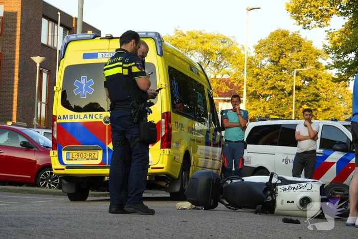 Opzittenden deelscooter gewond na val
