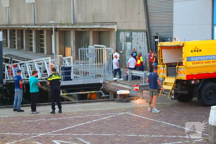 KNRM haalt overleden persoon uit zee, onderzoek gestart naar indentiteit