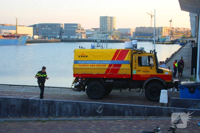 KNRM haalt overleden persoon uit zee, onderzoek gestart naar indentiteit