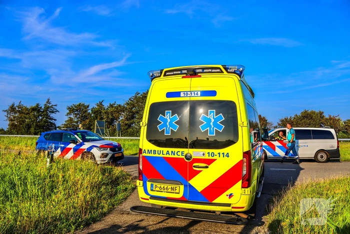 Fietster gewond bij aanrijding, automobilist rijdt door