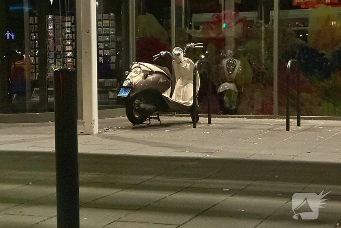 Botsing tussen auto en scooter