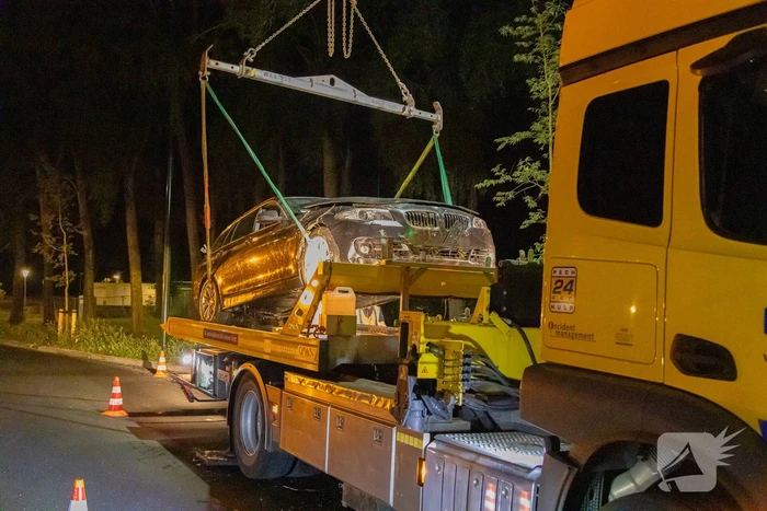 Vrouw belandt zwaar in onder invloed met auto in water
