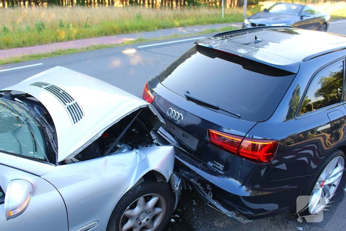 Kop-staartbotsing leidt tot schade en vertraging