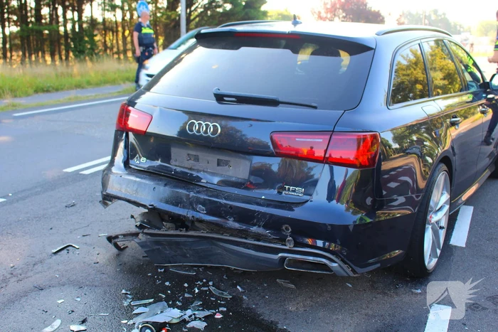 Kop-staartbotsing leidt tot schade en vertraging